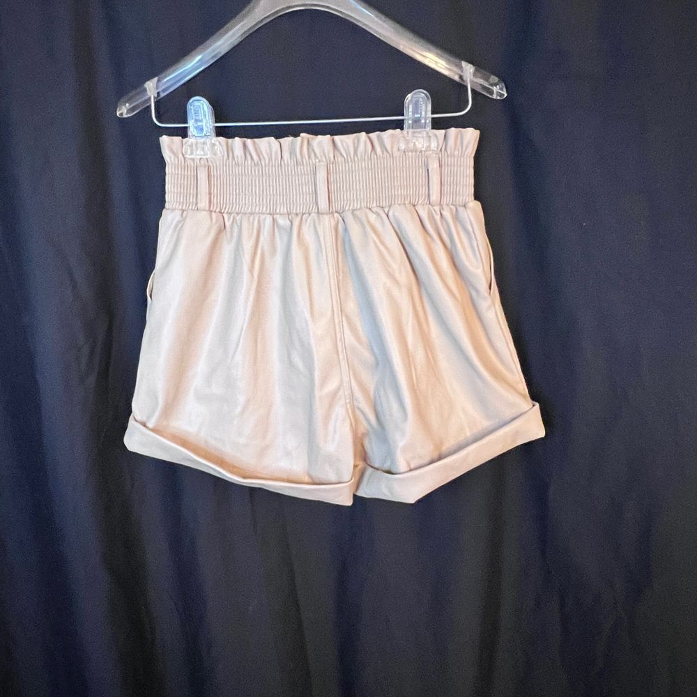 superdown kenzie faux leather short beige‎ nude color Size Small paperbag waist - Picture 5 of 11
